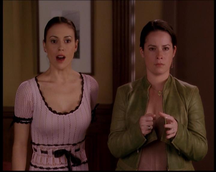 Charmed-Online-dot-719FreakyPhoebe1391.jpg