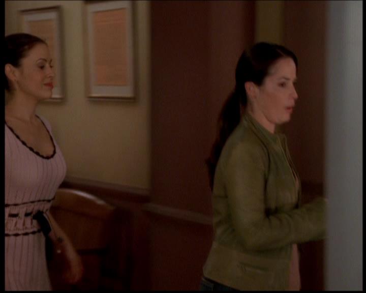 Charmed-Online-dot-719FreakyPhoebe1400.jpg