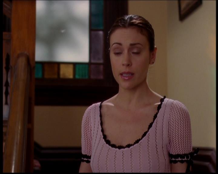 Charmed-Online-dot-719FreakyPhoebe1450.jpg