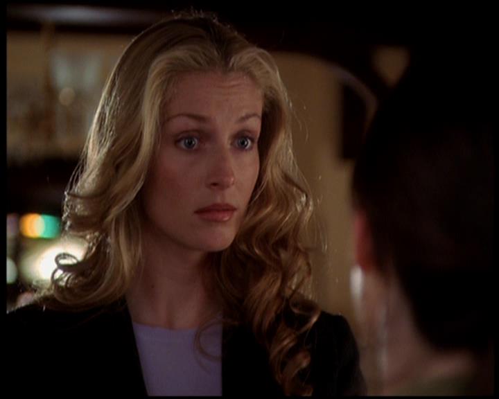 Charmed-Online-dot-719FreakyPhoebe1490.jpg