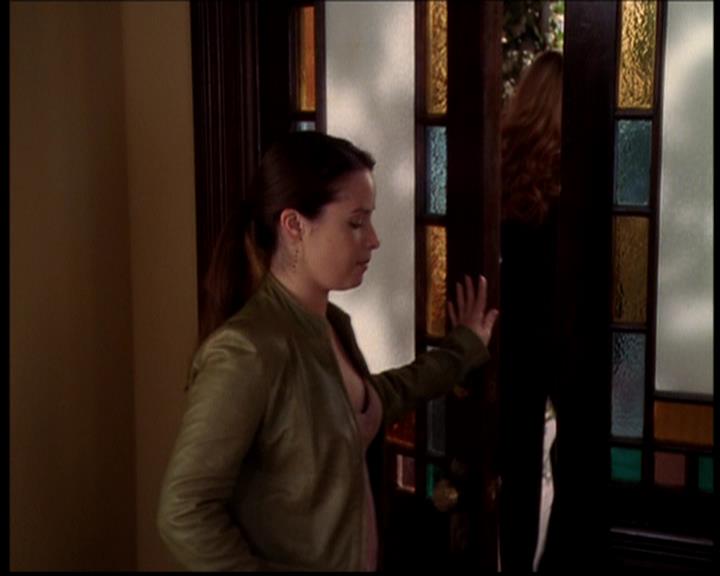 Charmed-Online-dot-719FreakyPhoebe1517.jpg