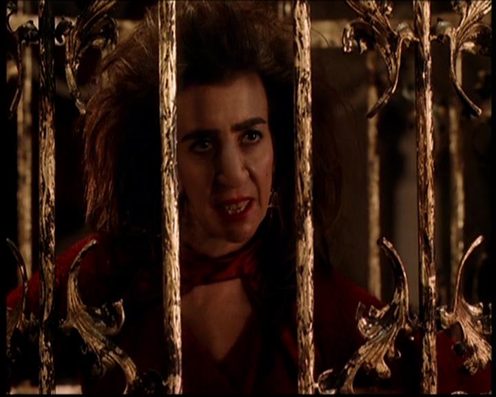 Charmed-Online-dot-719FreakyPhoebe1532.jpg