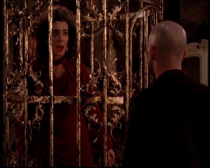 Charmed-Online-dot-719FreakyPhoebe1546.jpg