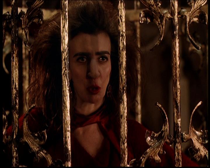 Charmed-Online-dot-719FreakyPhoebe1589.jpg