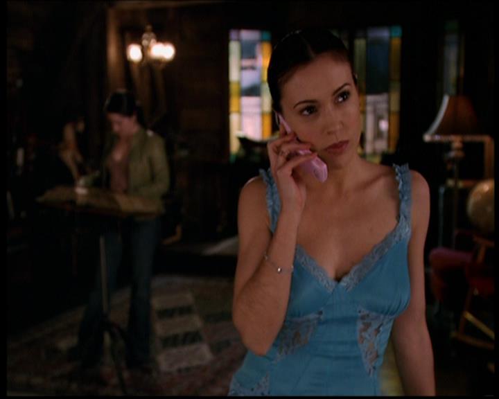 Charmed-Online-dot-719FreakyPhoebe1753.jpg