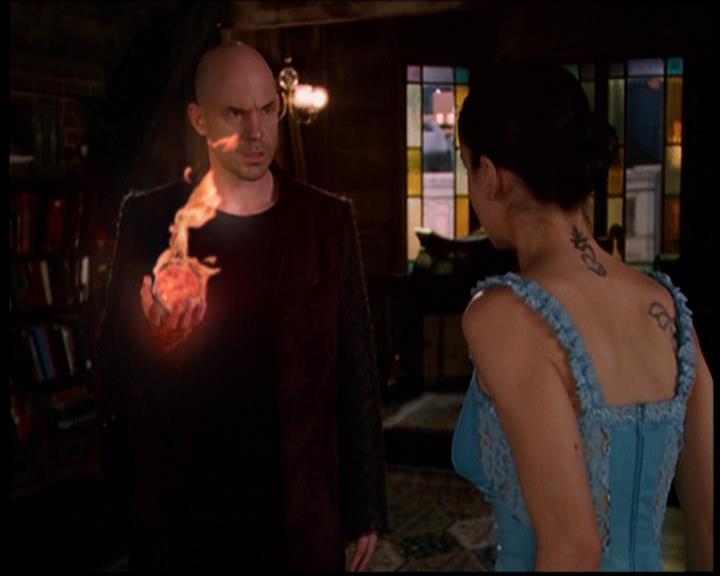Charmed-Online-dot-719FreakyPhoebe1774.jpg