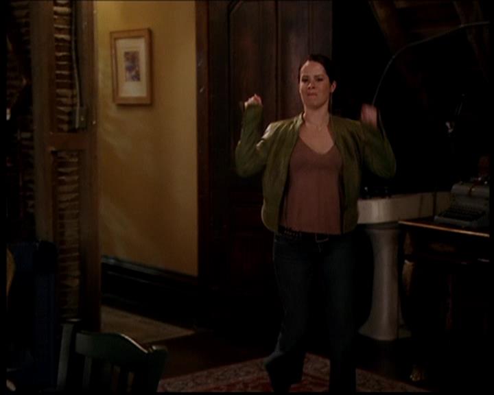 Charmed-Online-dot-719FreakyPhoebe1788.jpg