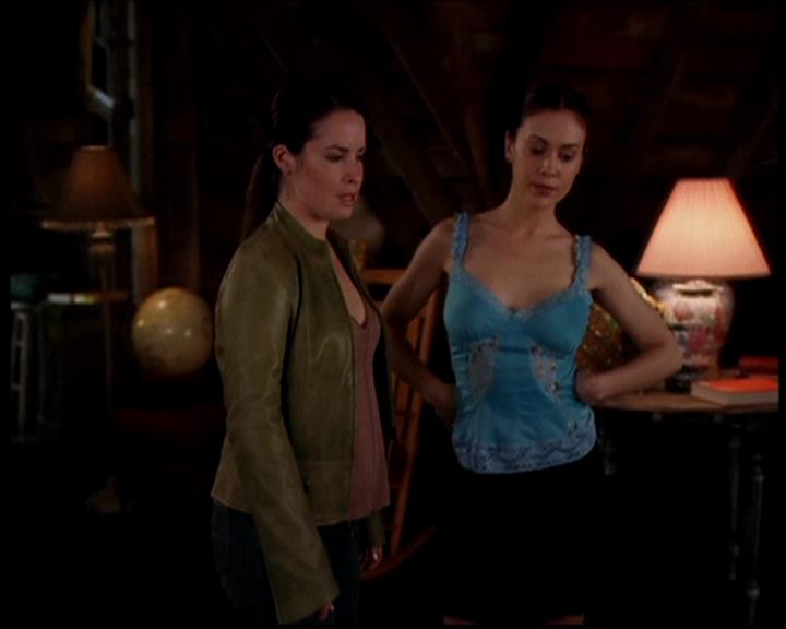 Charmed-Online-dot-719FreakyPhoebe1795.jpg