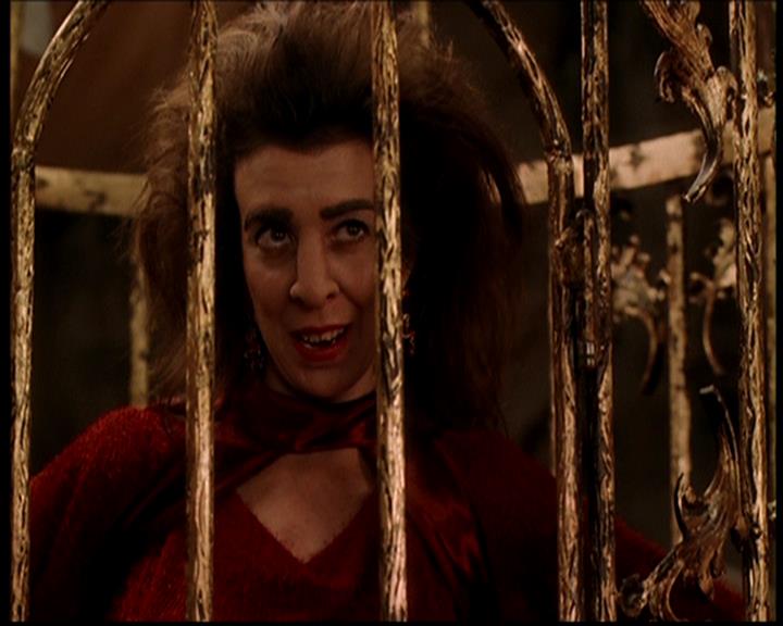 Charmed-Online-dot-719FreakyPhoebe1840.jpg