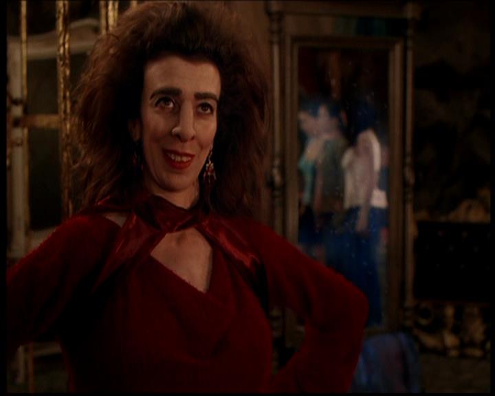 Charmed-Online-dot-719FreakyPhoebe1859.jpg