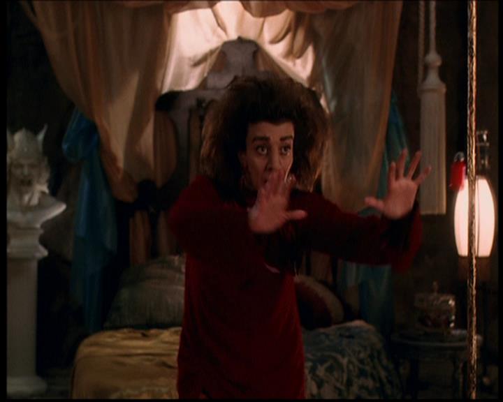 Charmed-Online-dot-719FreakyPhoebe1865.jpg