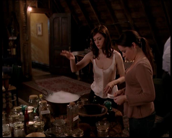 Charmed-Online-dot-719FreakyPhoebe1987.jpg