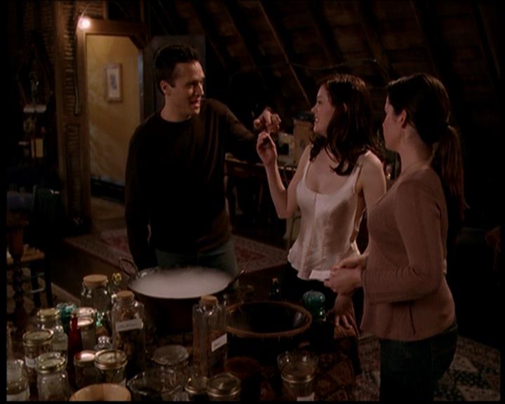 Charmed-Online-dot-719FreakyPhoebe1991.jpg