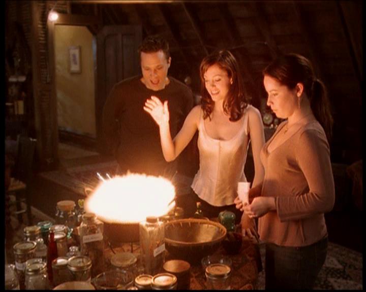 Charmed-Online-dot-719FreakyPhoebe1993.jpg