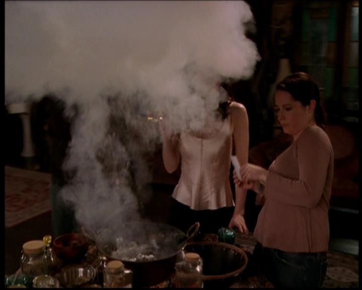 Charmed-Online-dot-719FreakyPhoebe1994.jpg