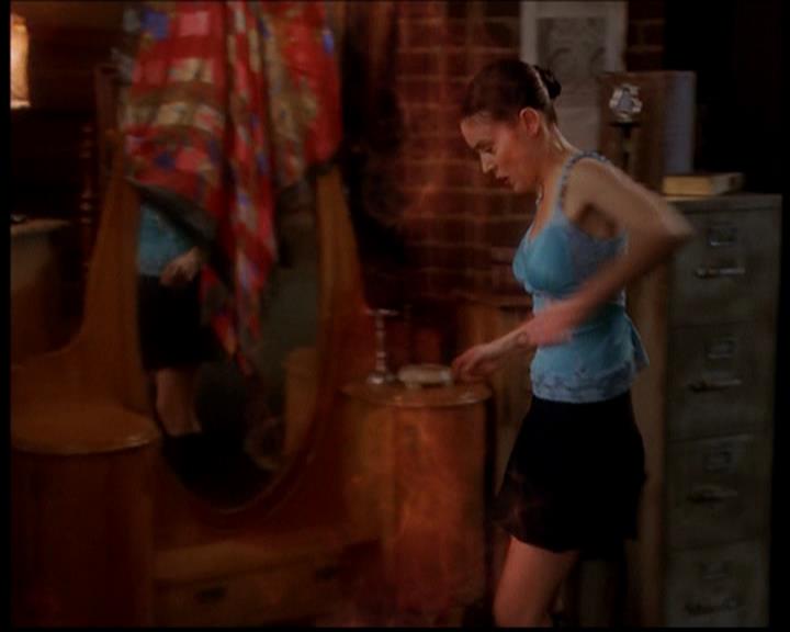 Charmed-Online-dot-719FreakyPhoebe2004.jpg