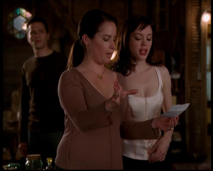Charmed-Online-dot-719FreakyPhoebe2005.jpg