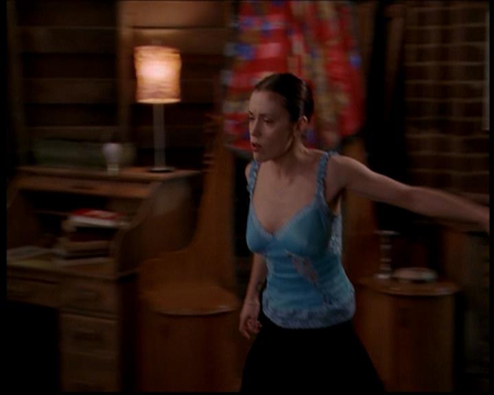 Charmed-Online-dot-719FreakyPhoebe2031.jpg