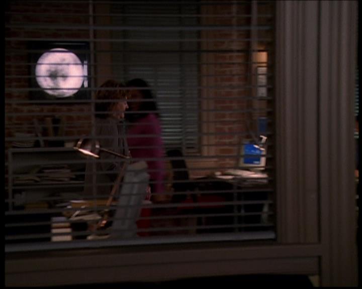Charmed-Online-dot-719FreakyPhoebe2065.jpg