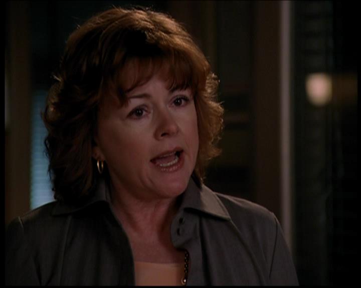 Charmed-Online-dot-719FreakyPhoebe2104.jpg
