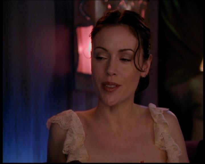 Charmed-Online-dot-719FreakyPhoebe2176.jpg