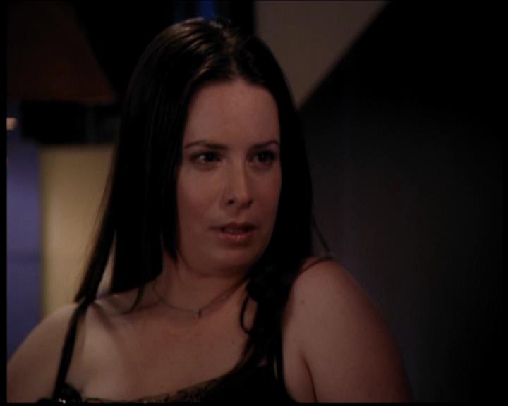 Charmed-Online-dot-719FreakyPhoebe2185.jpg