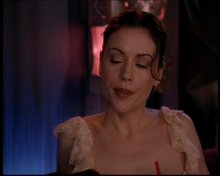 Charmed-Online-dot-719FreakyPhoebe2198.jpg