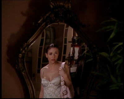 Charmed-Online-dot-719FreakyPhoebe1000.jpg