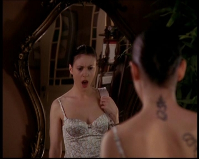 Charmed-Online-dot-719FreakyPhoebe1002.jpg