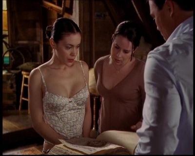 Charmed-Online-dot-719FreakyPhoebe1082.jpg