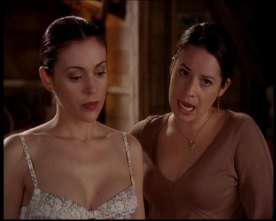 Charmed-Online-dot-719FreakyPhoebe1094.jpg