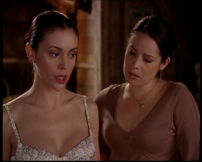 Charmed-Online-dot-719FreakyPhoebe1098.jpg