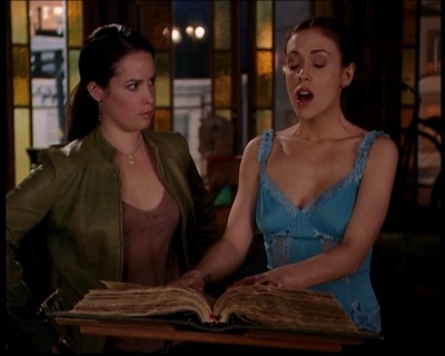 Charmed-Online-dot-719FreakyPhoebe1726.jpg