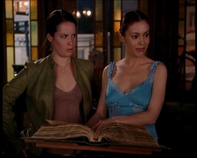 Charmed-Online-dot-719FreakyPhoebe1743.jpg