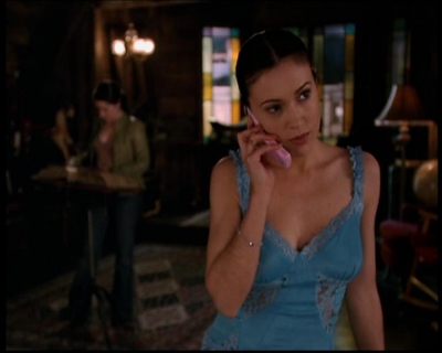 Charmed-Online-dot-719FreakyPhoebe1752.jpg