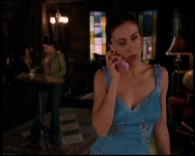 Charmed-Online-dot-719FreakyPhoebe1754.jpg