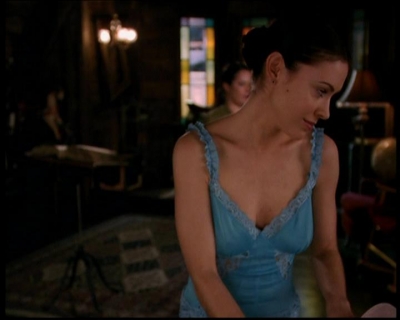 Charmed-Online-dot-719FreakyPhoebe1766.jpg