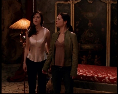 Charmed-Online-dot-719FreakyPhoebe1874.jpg