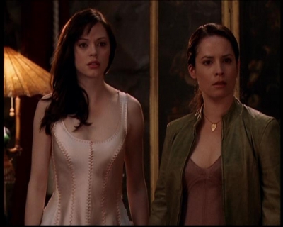 Charmed-Online-dot-719FreakyPhoebe1880.jpg