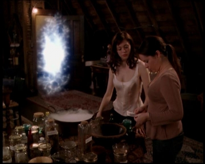 Charmed-Online-dot-719FreakyPhoebe1988.jpg