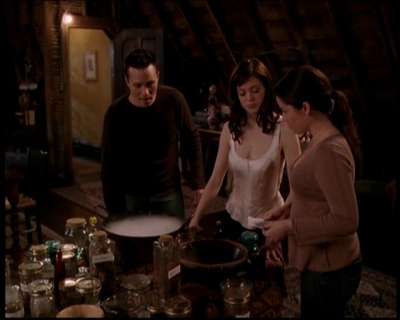 Charmed-Online-dot-719FreakyPhoebe1989.jpg