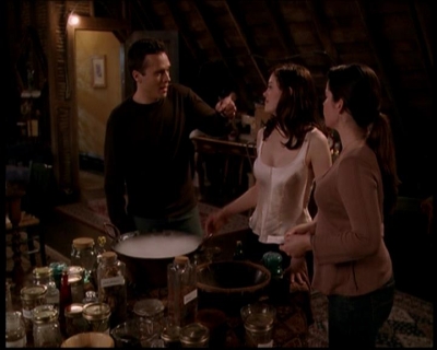 Charmed-Online-dot-719FreakyPhoebe1990.jpg