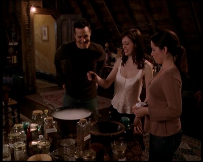 Charmed-Online-dot-719FreakyPhoebe1992.jpg