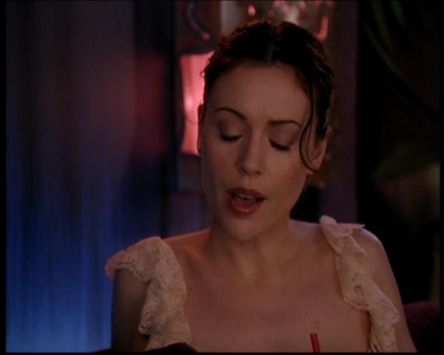 Charmed-Online-dot-719FreakyPhoebe2189.jpg