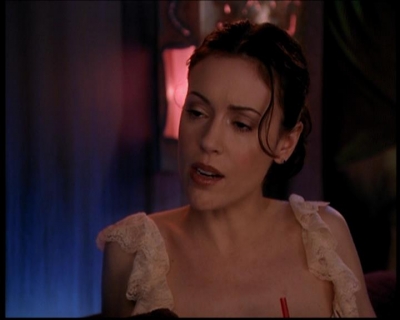 Charmed-Online-dot-719FreakyPhoebe2190.jpg