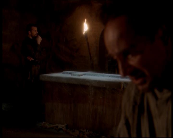 Charmed-Online-dot-721DeathBecomesThem1036.jpg Charmed-Online-dot-721DeathBecomesThem1036.jpg