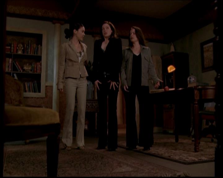 Charmed-Online-dot-722SomethingWiccaThisWayGoes0004.jpg