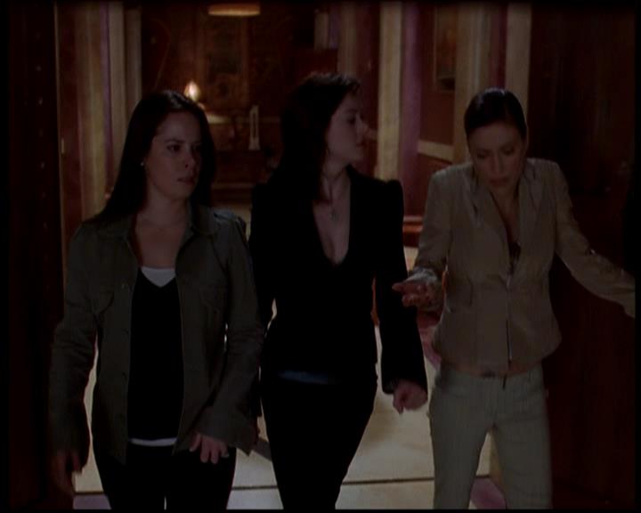 Charmed-Online-dot-722SomethingWiccaThisWayGoes0016.jpg