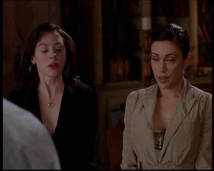 Charmed-Online-dot-722SomethingWiccaThisWayGoes0029.jpg
