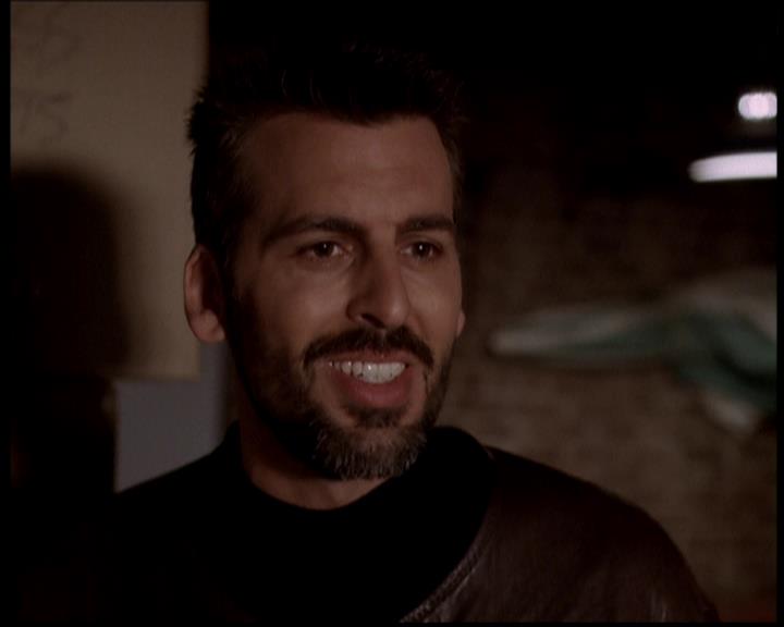 Charmed-Online-dot-722SomethingWiccaThisWayGoes0200.jpg